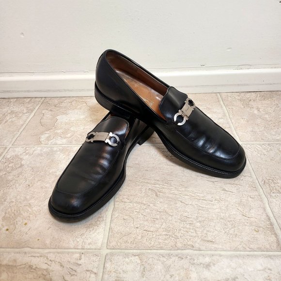 Salvatore Ferragamo Classic Moccasin with Gancini Ornament Size 10.5 main image 5